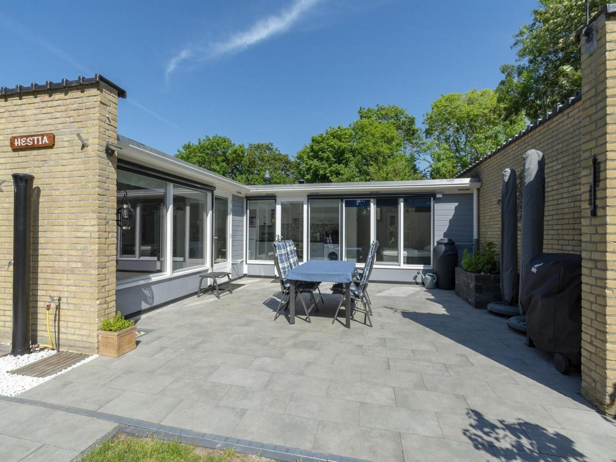 Stylish Bungalow With A Large Garden Sint Maartensvlotbrug Zewnętrze zdjęcie