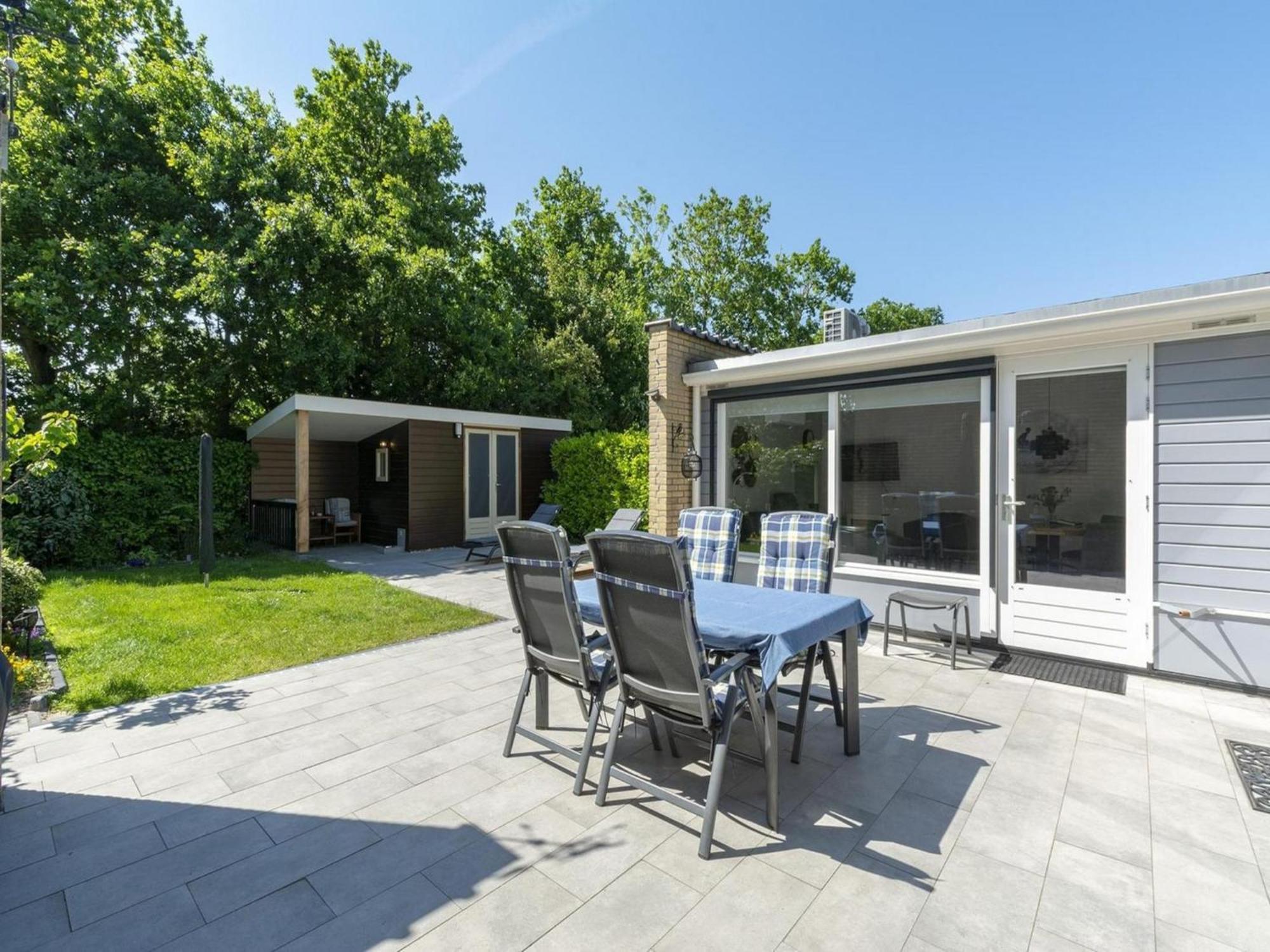 Stylish Bungalow With A Large Garden Sint Maartensvlotbrug Zewnętrze zdjęcie