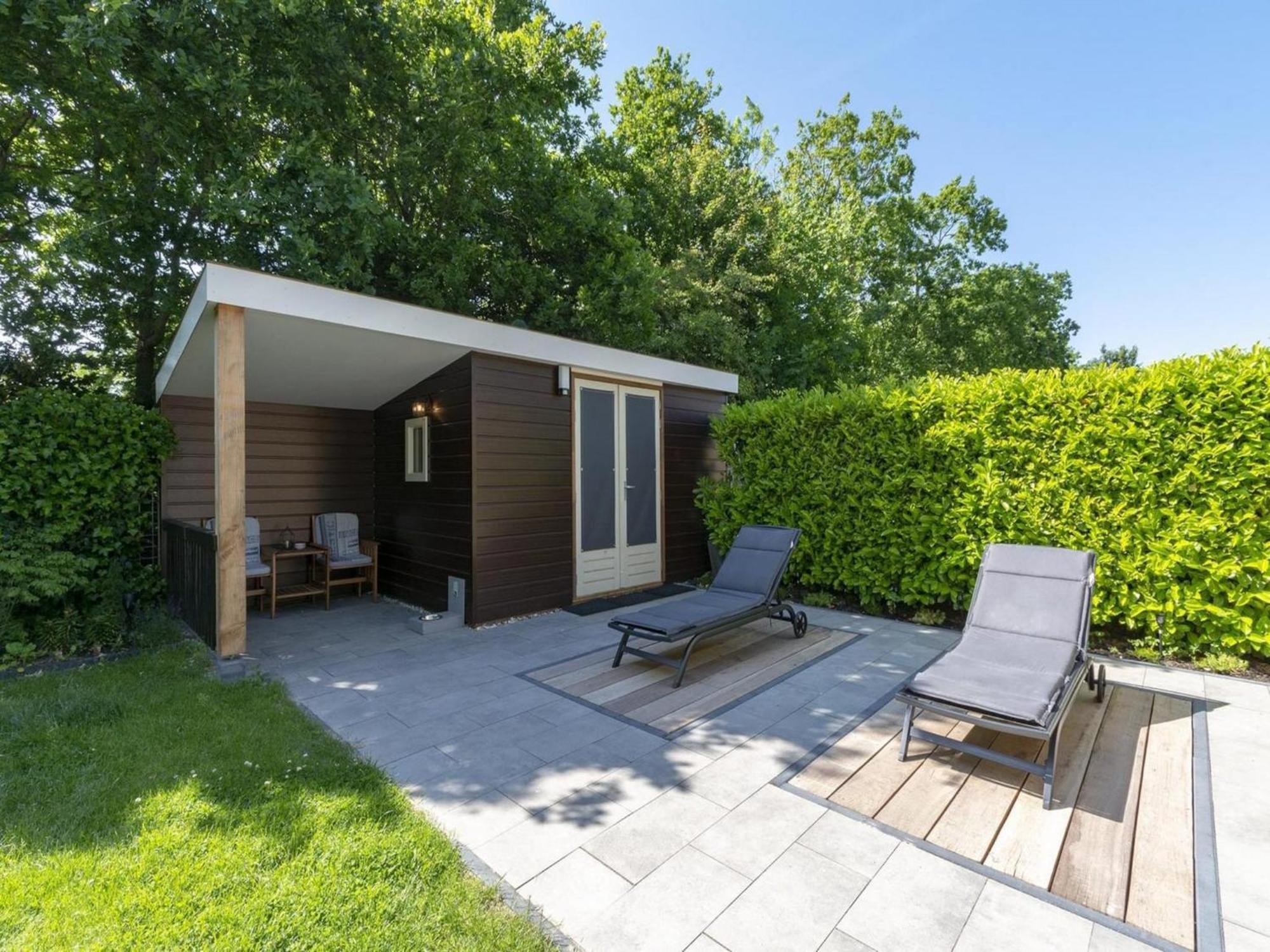 Stylish Bungalow With A Large Garden Sint Maartensvlotbrug Zewnętrze zdjęcie