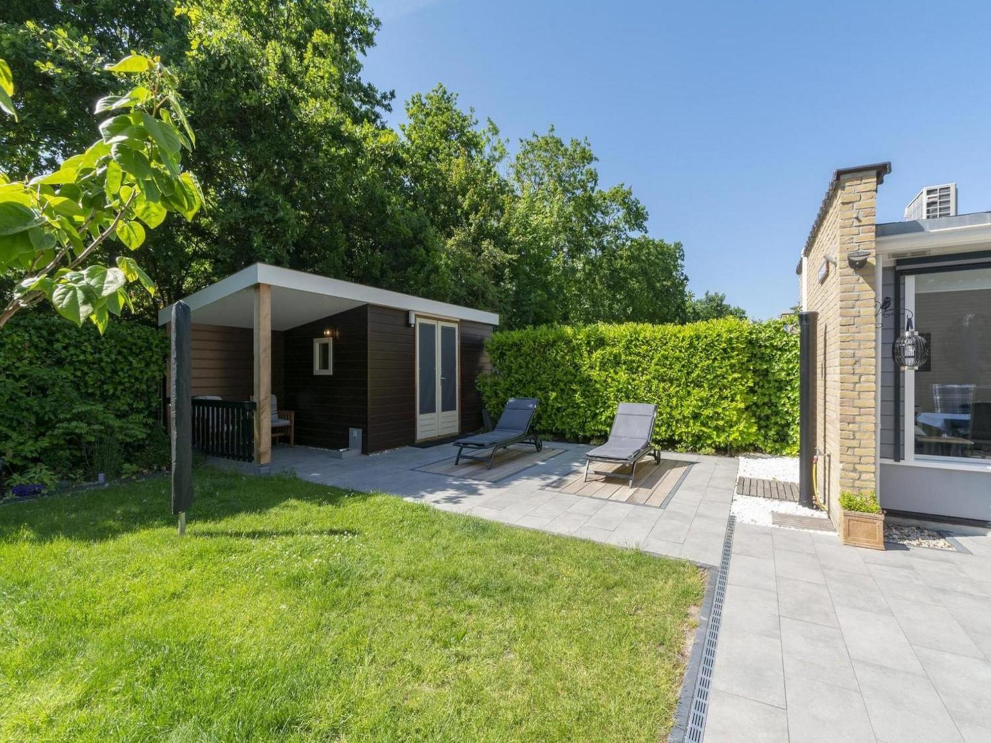 Stylish Bungalow With A Large Garden Sint Maartensvlotbrug Zewnętrze zdjęcie
